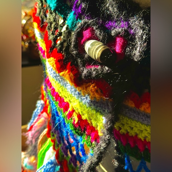 MAXIMALIST CROCHETED CAPE WITH TASSELS - Picture 2 of 13